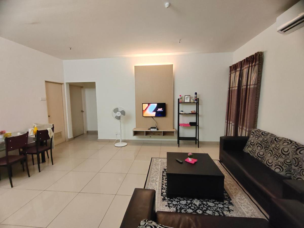 2 Rooms Homestay Deviana Wakaf Che Yeh Kota Bharu Exterior foto